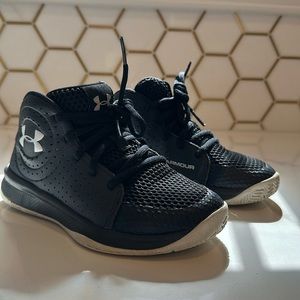 Under armor kids sneakers size 12k